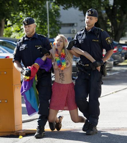 Topless Femen Activists Arrested Outside Russian Embassy In Stockholm