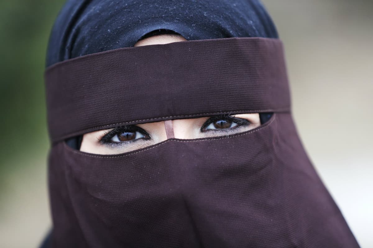 Norway bans burqa and niqab in schools