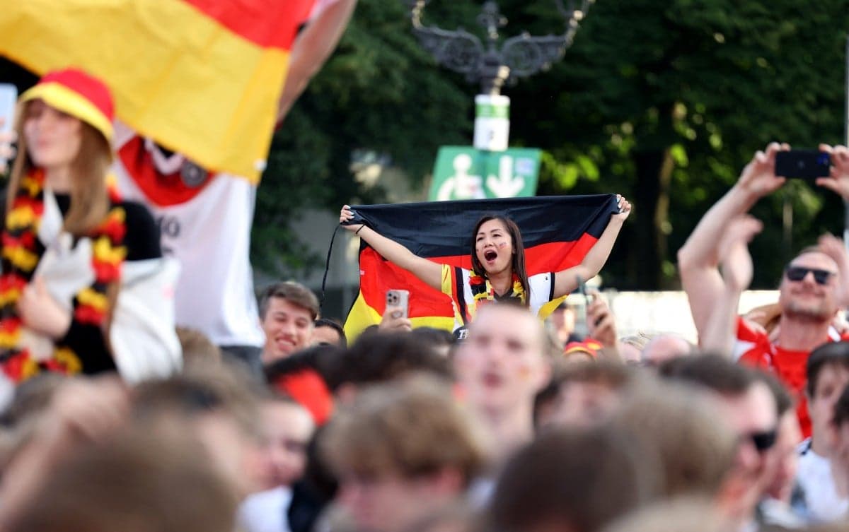 Which foreign residents are likely to become German after citizenship law change?
