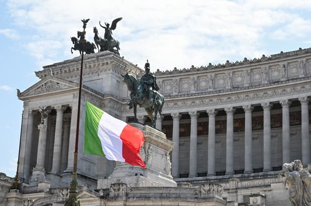 EXPLAINED: What are the benefits of having Italian citizenship vs residency?