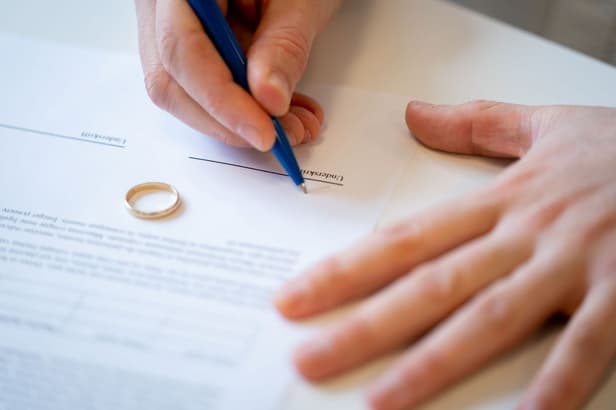 What happens to your residency permit if you divorce a Dane?