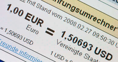 Euro hits record high against the dollar