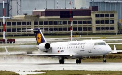 Two injured in Lufthansa emergency landing