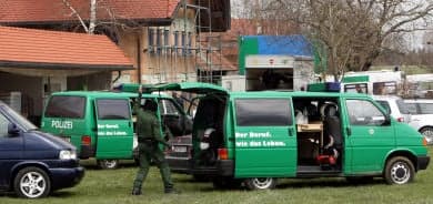 Police raid 'cosmic' German commune