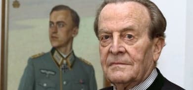 Would-be Hitler assassin dies at 90