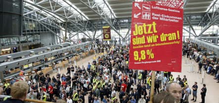 Lufthansa workers strike in Frankurt and Düsseldorf