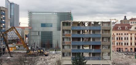 Official wants 50,000 empty west German flats demolished