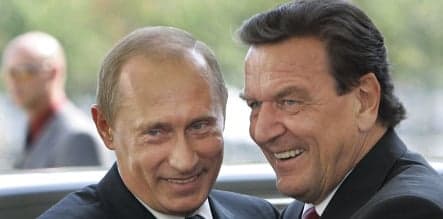 Schröder blames Georgia for crisis with Russia