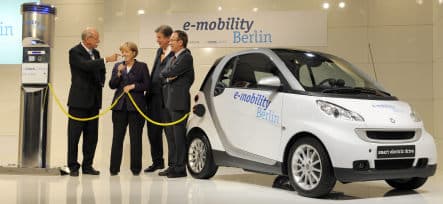 Daimler and RWE planning electric car network for Berlin