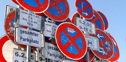 German states bicker over parking stripe colours
