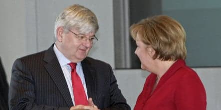 Fischer blasts Merkel's financial firefighting