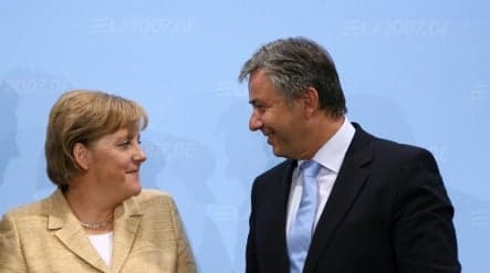 Wowereit accuses Merkel of stupidity