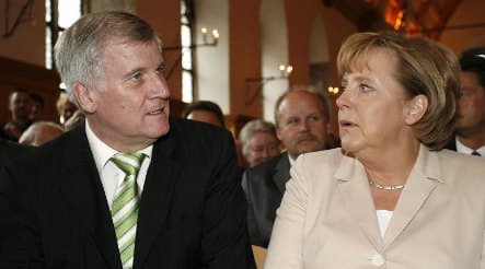 Merkel seeks unity in CDU on economic stimulus plans