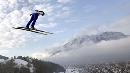 Loitzl shocks Ammann to take Garmisch ski jump honours