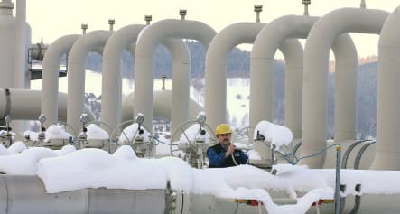 Merkel presses Russia and Ukraine on gas row