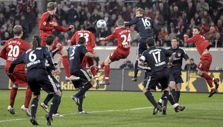 Leverkusen turfs Bayern out of cup