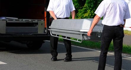Mortician discovers live patient pronounced dead by mistake