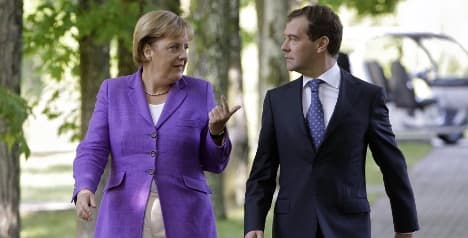 Merkel and Medvedev meet for economy talks