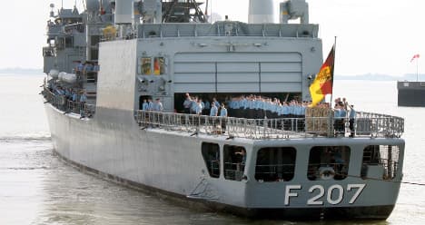 Bundeswehr ship thwarts Somalian pirates