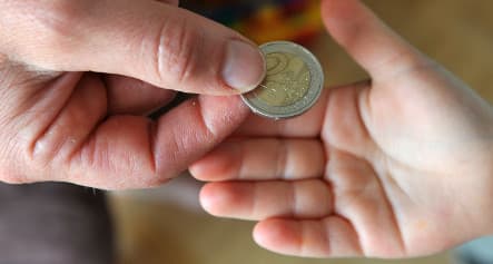 Bad economy takes toll on children's pocket money