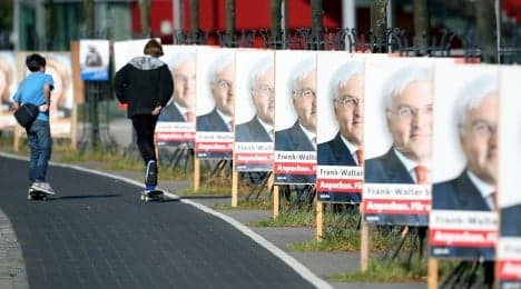 Battered SPD limps into national election
