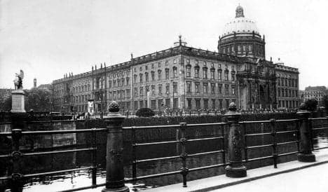 Berlin City Palace delayed until 2016
