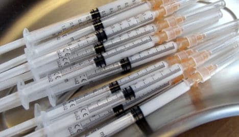 Swine flu vaccine delays irk health officials