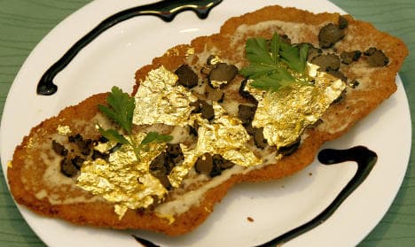 Snack bar sells gold-covered schnitzel for €150