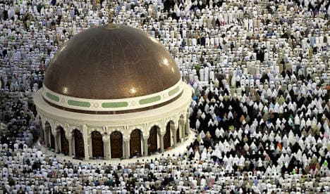 Muslim inventor set to take orthopaedic prayer rugs worldwide