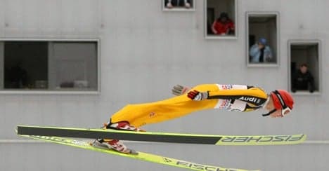 German ski-jumpers disappoint at home