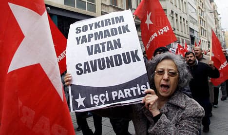 Turks leave Social Democrats in protest