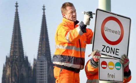FDP: 'Foolish' traffic sign changes must end