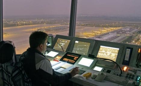 Air traffic controllers back strike