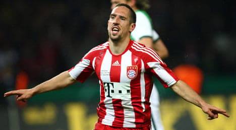 Ribery signs to remain with Bayern Munich until 2015