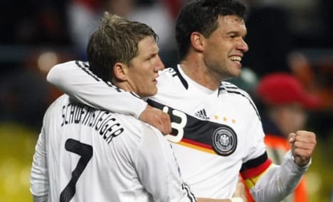 Ballack tells Schweinsteiger to lead World Cup team