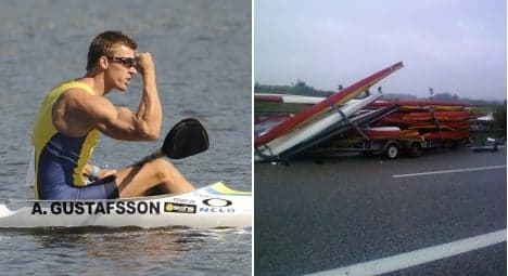 Swedish canoes cause autobahn pile up