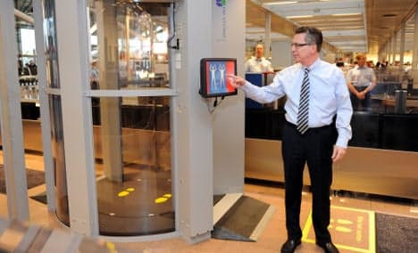 'Naked' body scanner unveiled at Hamburg Airport