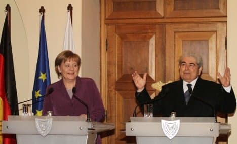 Merkel backs Cyprus reunification efforts
