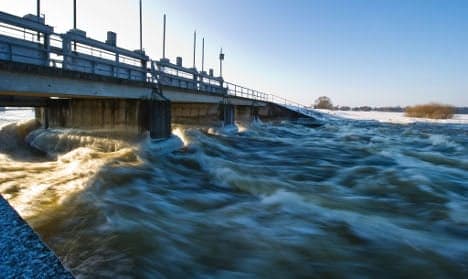 Thaw threatens floods