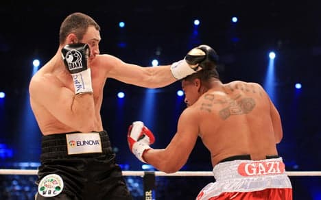 Klitschko scores knockout in farcical fight