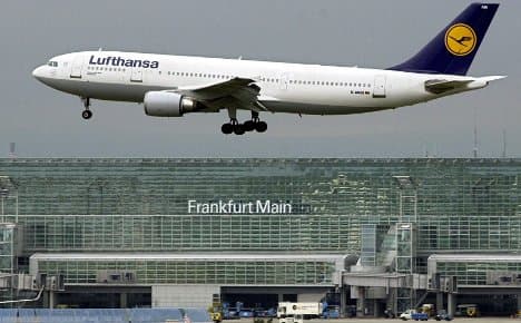 Lufthansa scans Japan flights for radioactivity