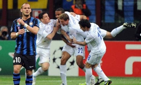 Schalke stun Inter Milan