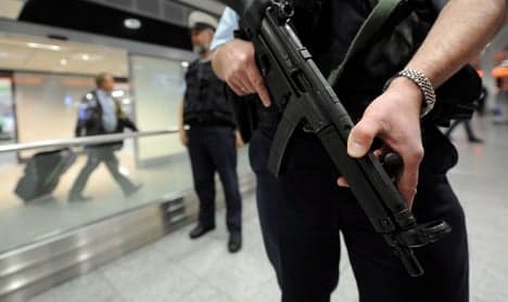 Man points gas pistol at Frankfurt Airport police