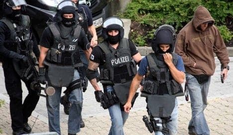 Police give all clear at Aachen clinic after hostage and bomb threat