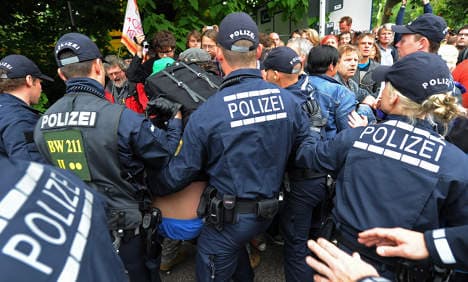 Nine police injured in Stuttgart 21 clash