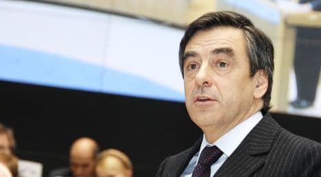 France to draw up new finance plan: Fillon