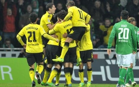 Ten-man Dortmund outplay Bremen