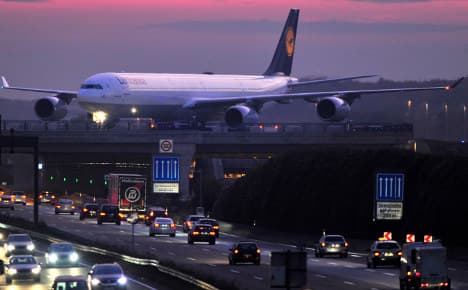Lufthansa agrees to sell British Midland