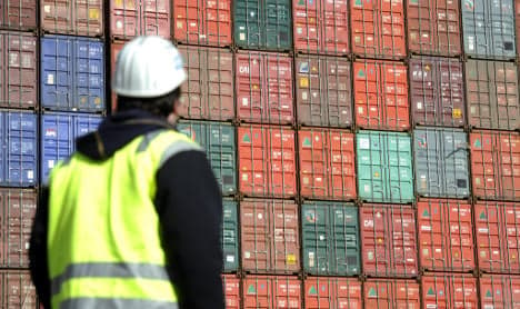 Trade surplus hits 3-year high on record exports