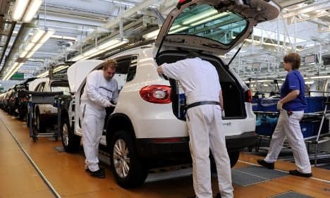 German carmakers plan hiring spree for 2012